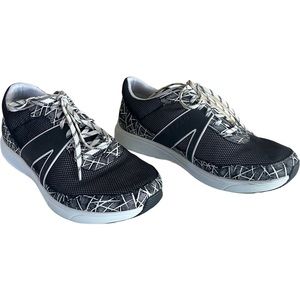 TRAQ BY ALEGRIA Qarma Womens Smart Walking Shoe QAR-5993 Size 7